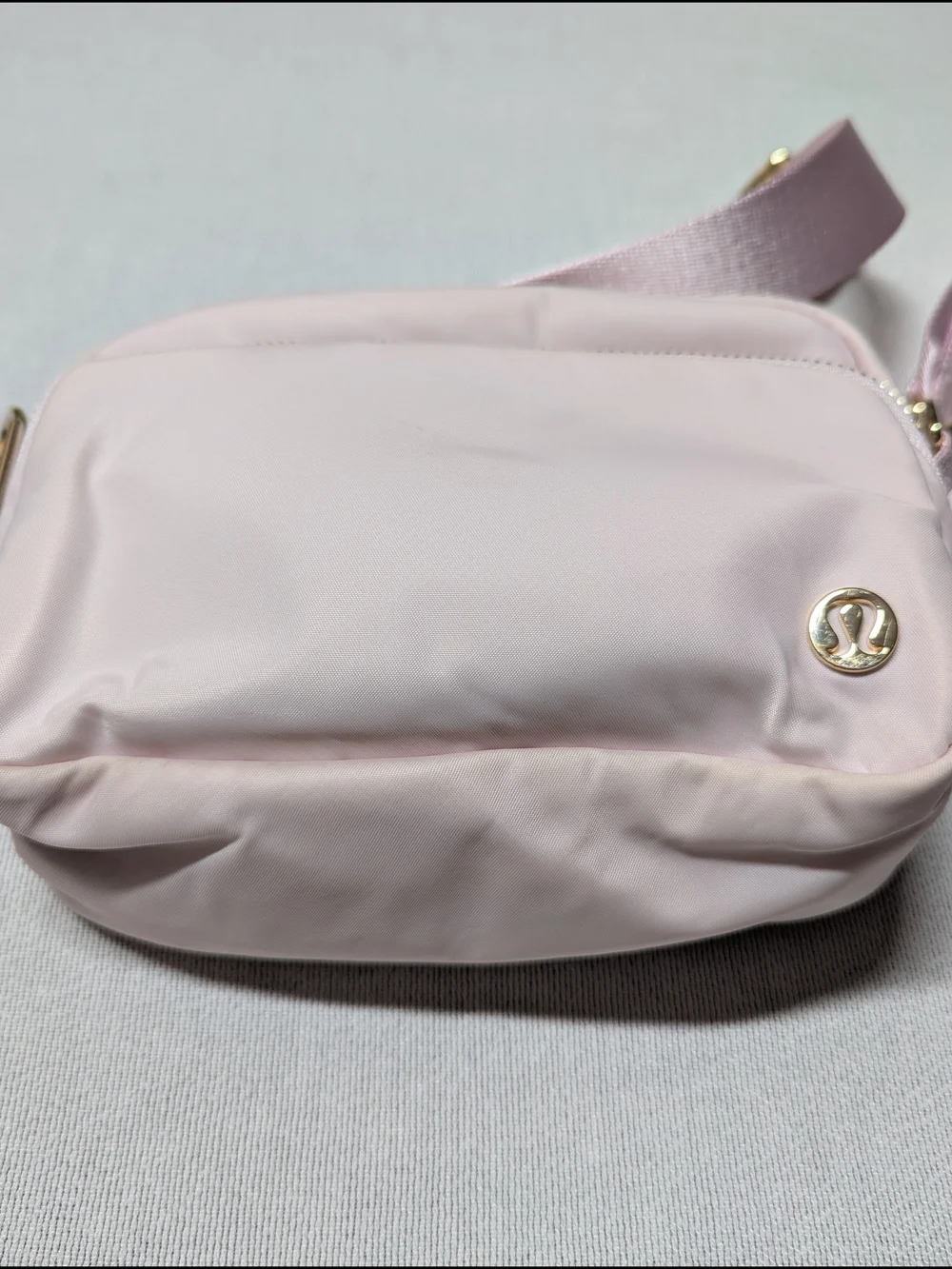 Lululemon Everywhere Crossbody Bag Metal Hardware - 2L